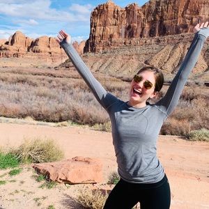 Meet your Posher, Lya